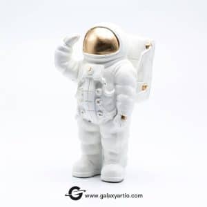 مجسمه فضانورد