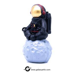 مجسمه مدیتیشن در فضا - Image 3