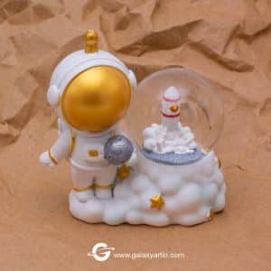 گوی برفی فضانورد 1